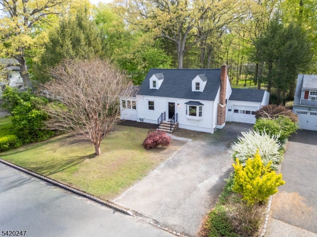 22 Harriet Dr, Hanover Twp., NJ 07981