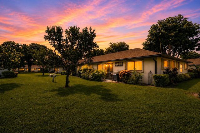 4762 Greentree Drive A, Boynton Beach, FL 33436