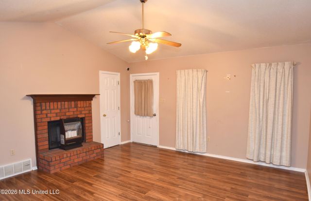 6521 E Farley Drive, Olive Branch, MS 38654