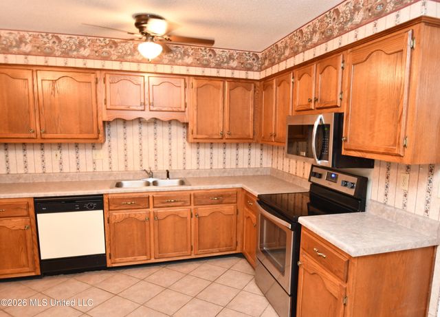 6521 E Farley Drive, Olive Branch, MS 38654