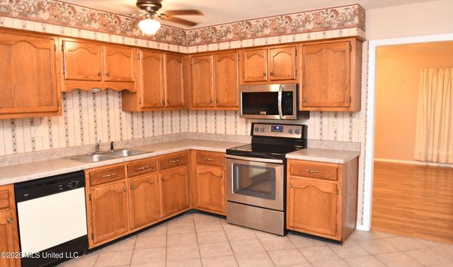 6521 E Farley Drive, Olive Branch, MS 38654