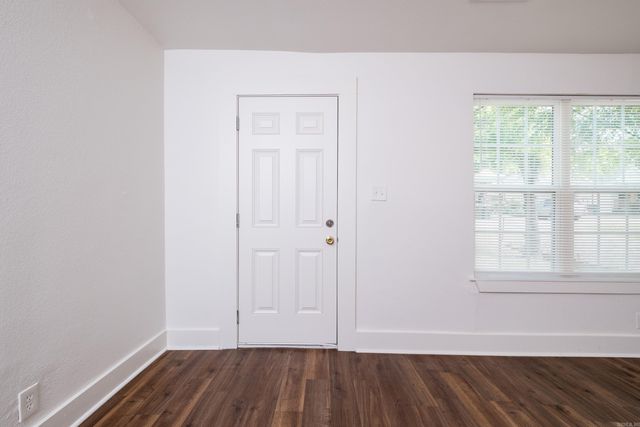 2515 W 6th Street, Little Rock, AR 72205
