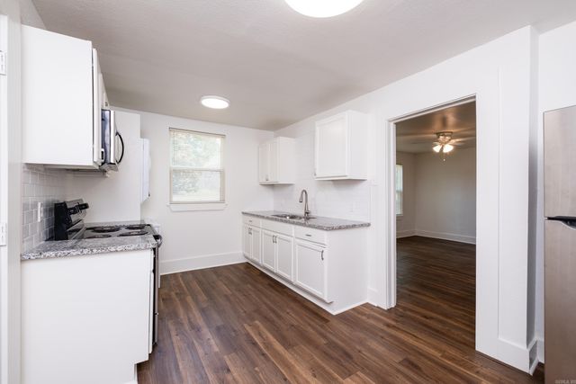 2515 W 6th Street, Little Rock, AR 72205