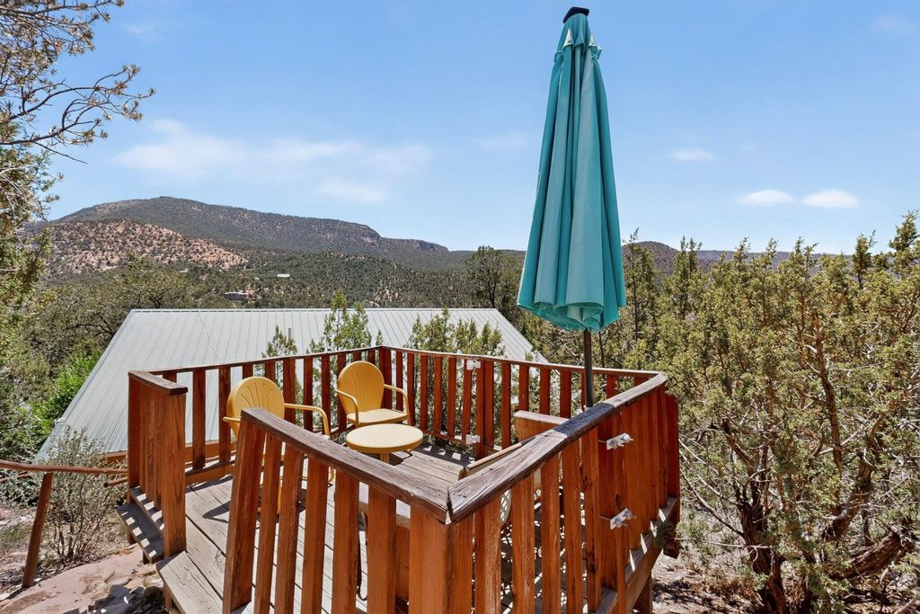Image 7 of property listing at 21 Ojitos Place, Jemez Springs, NM 87025