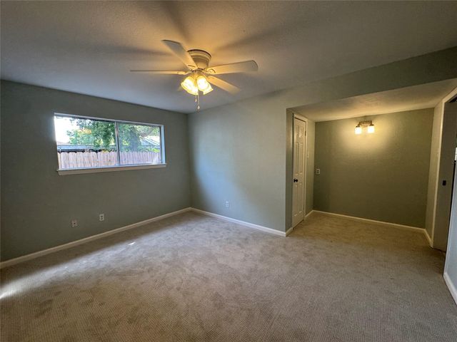 5002 Louise Street, Seabrook, TX 77586
