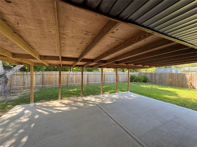 5002 Louise Street, Seabrook, TX 77586
