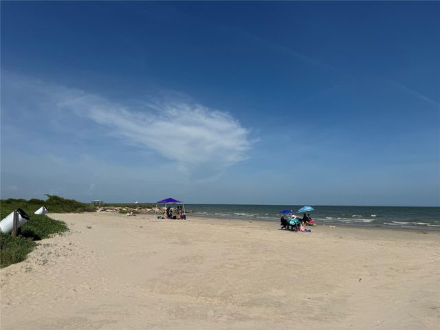 5002 Louise Street, Seabrook, TX 77586