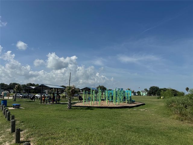 5002 Louise Street, Seabrook, TX 77586