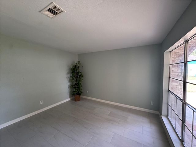 5002 Louise Street, Seabrook, TX 77586