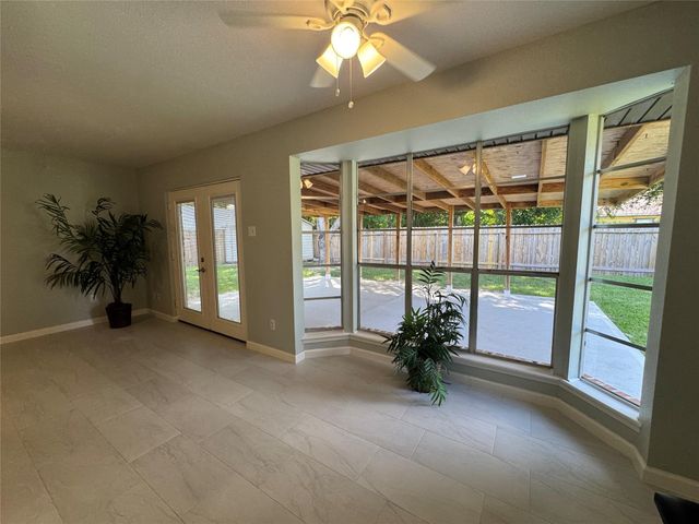 5002 Louise Street, Seabrook, TX 77586