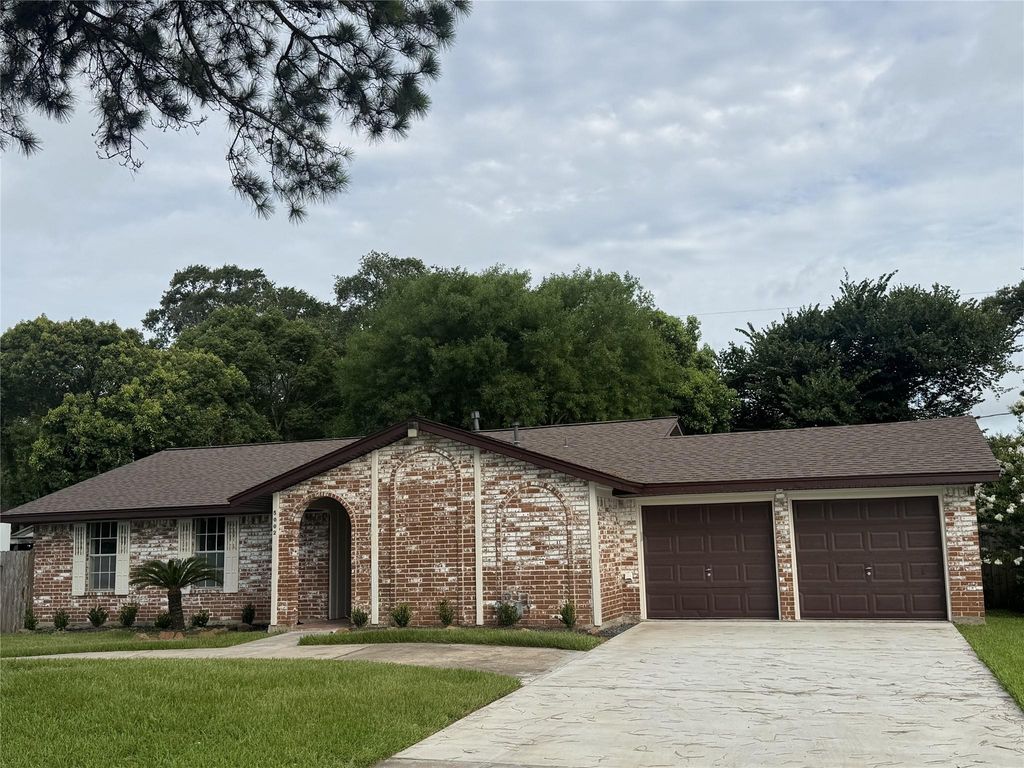 5002 Louise Street, Seabrook, TX 77586