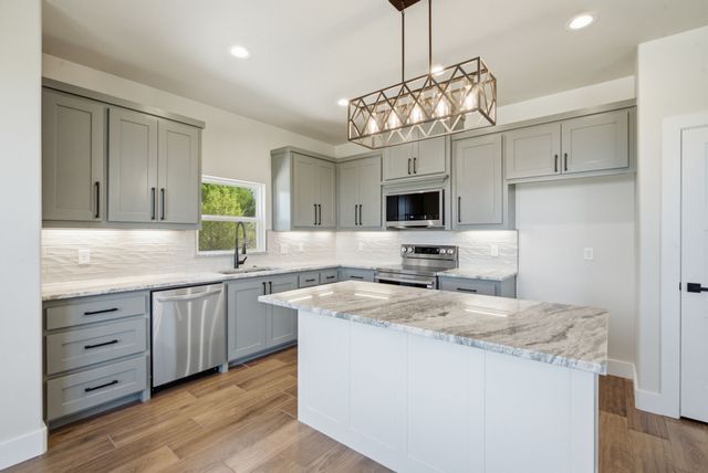 1613 Franklin Street, Weatherford, TX 76086