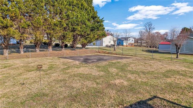 166 Lynnewood Drive, Mount Airy, NC 27030