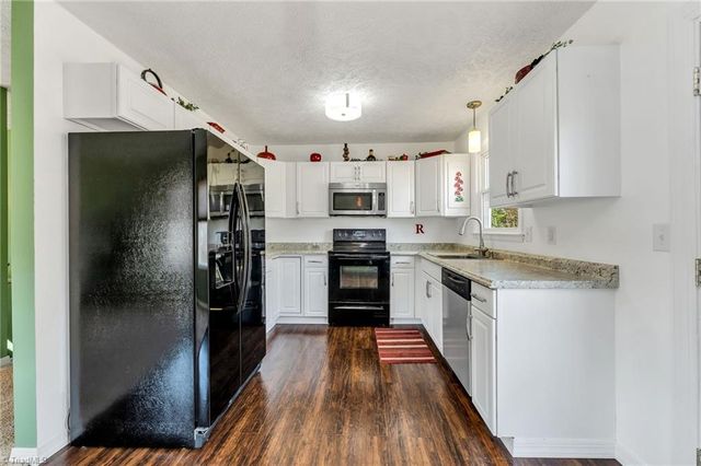 166 Lynnewood Drive, Mount Airy, NC 27030