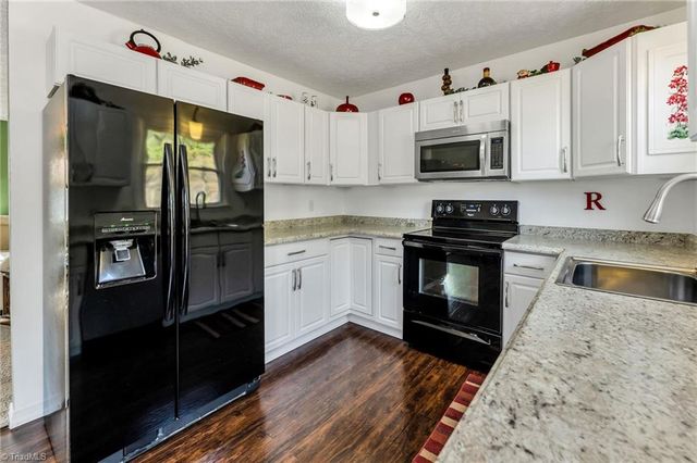 166 Lynnewood Drive, Mount Airy, NC 27030