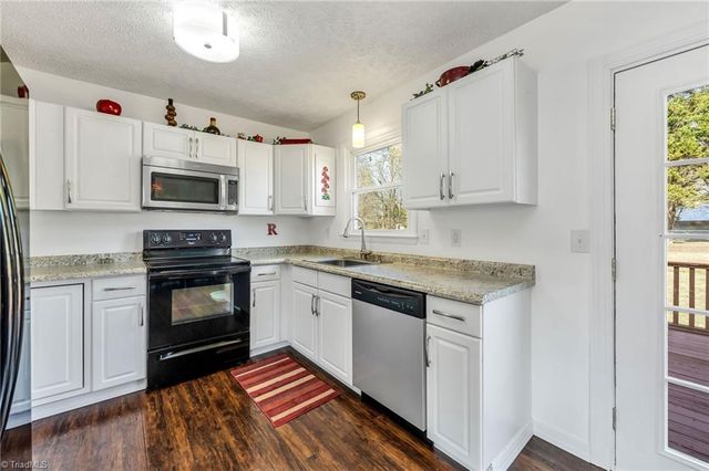 166 Lynnewood Drive, Mount Airy, NC 27030