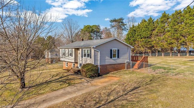 166 Lynnewood Drive, Mount Airy, NC 27030