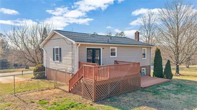 166 Lynnewood Drive, Mount Airy, NC 27030
