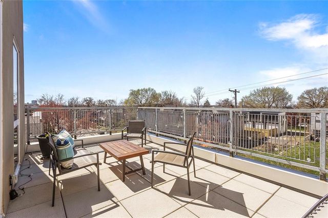 1603 Summit Street, Kansas City, MO 64108