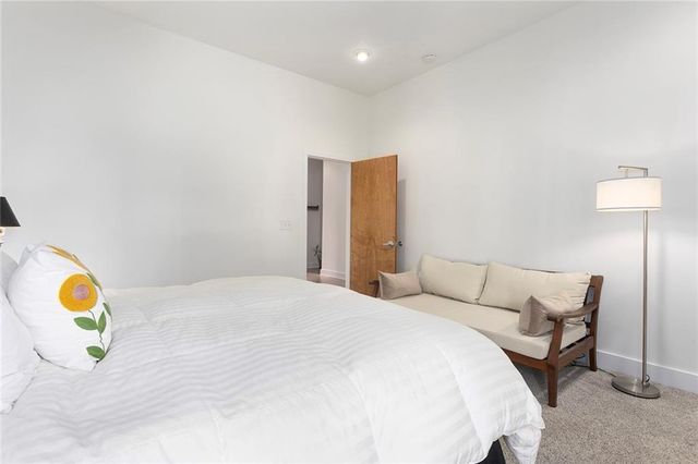 1603 Summit Street, Kansas City, MO 64108