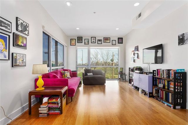 1603 Summit Street, Kansas City, MO 64108