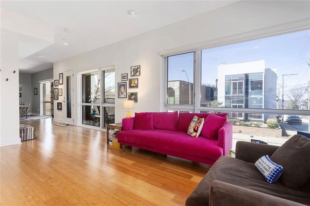 1603 Summit Street, Kansas City, MO 64108