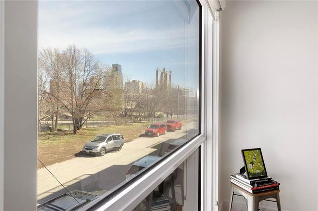 1603 Summit Street, Kansas City, MO 64108