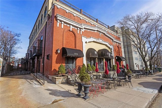 1603 Summit Street, Kansas City, MO 64108