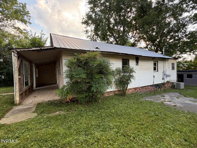 1315 East Myrtle Avenue, Johnson City, TN 37601