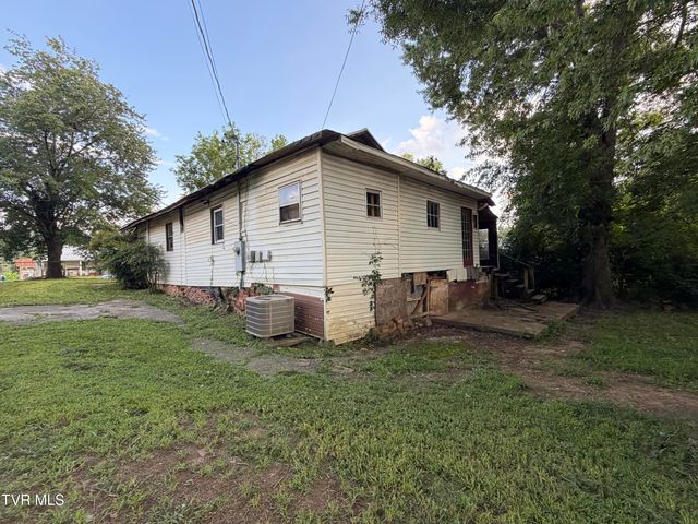 1315 East Myrtle Avenue, Johnson City, TN 37601