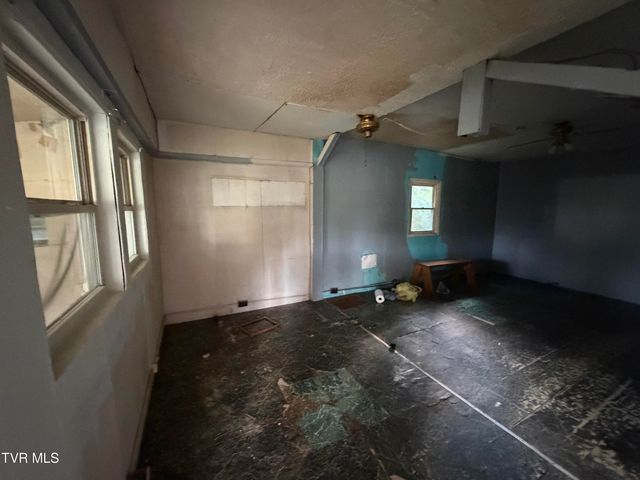 1315 East Myrtle Avenue, Johnson City, TN 37601