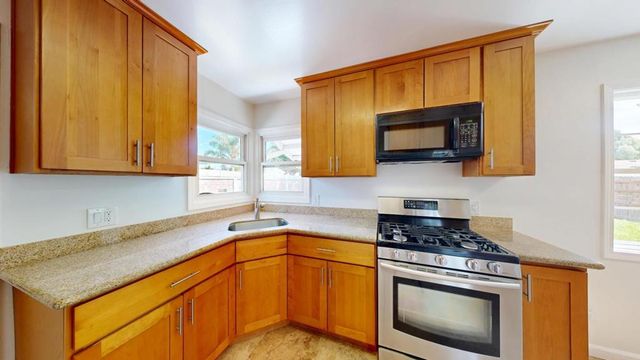 1112 Bay Road, East Palo Alto, CA 94303