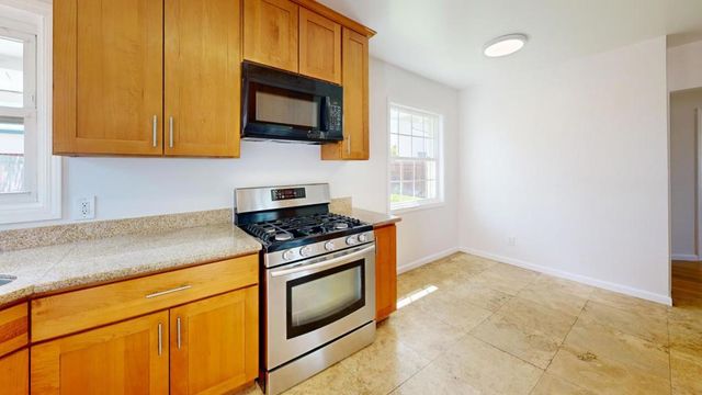 1112 Bay Road, East Palo Alto, CA 94303