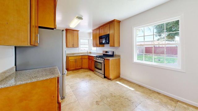 1112 Bay Road, East Palo Alto, CA 94303