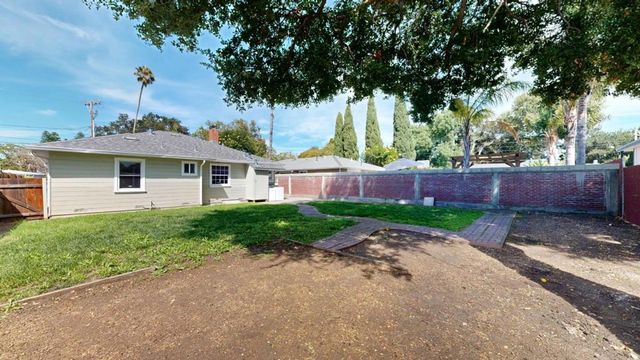 1112 Bay Road, East Palo Alto, CA 94303