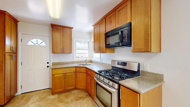 1112 Bay Road, East Palo Alto, CA 94303