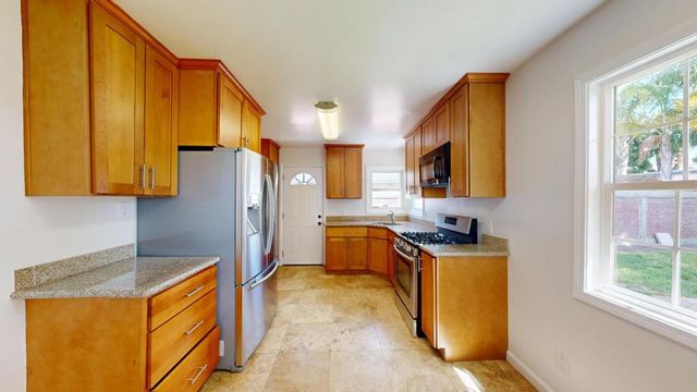 1112 Bay Road, East Palo Alto, CA 94303