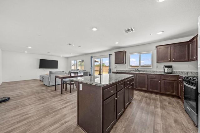 1879 Saddle Ranch Trail, San Jacinto, CA 92582