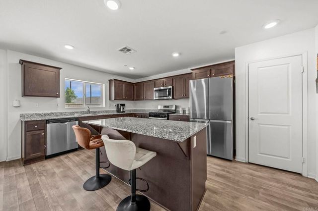 1879 Saddle Ranch Trail, San Jacinto, CA 92582