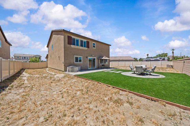 1879 Saddle Ranch Trail, San Jacinto, CA 92582