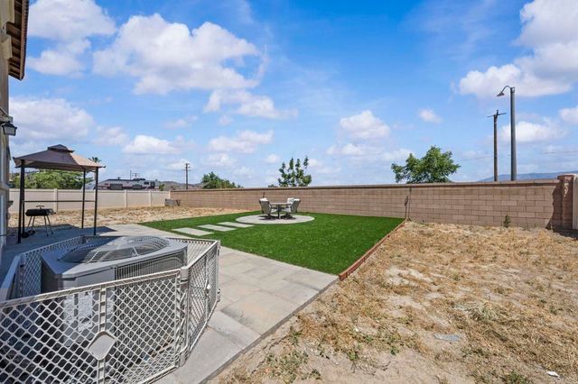 1879 Saddle Ranch Trail, San Jacinto, CA 92582
