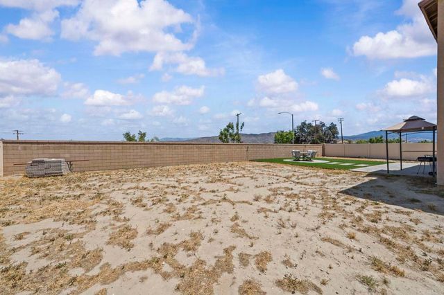 1879 Saddle Ranch Trail, San Jacinto, CA 92582