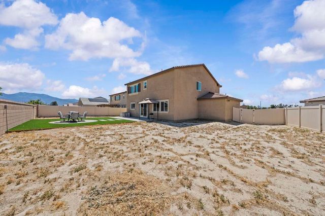1879 Saddle Ranch Trail, San Jacinto, CA 92582