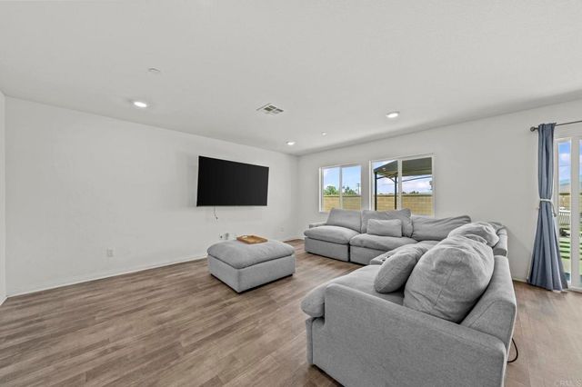 1879 Saddle Ranch Trail, San Jacinto, CA 92582