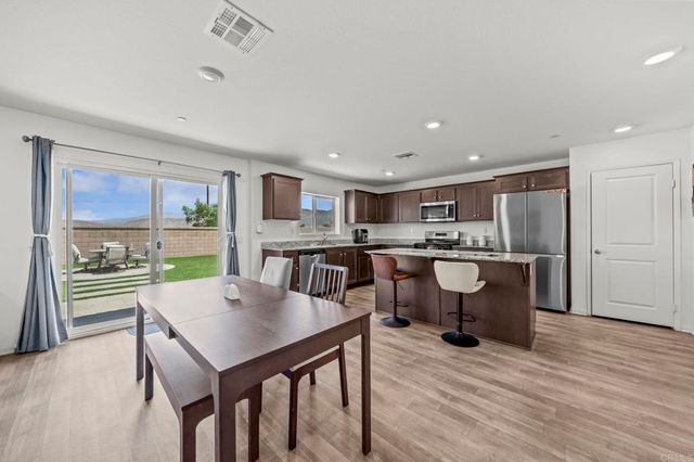 1879 Saddle Ranch Trail, San Jacinto, CA 92582