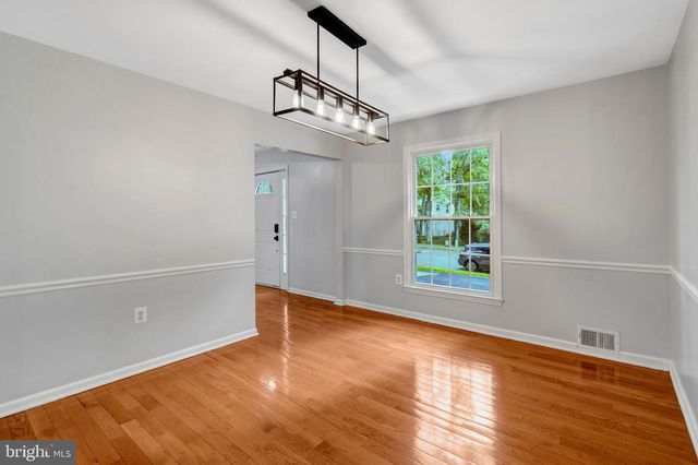 8603 JACKSON AVE, Manassas, VA 20110