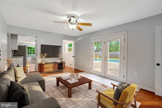 8603 JACKSON AVE, Manassas, VA 20110