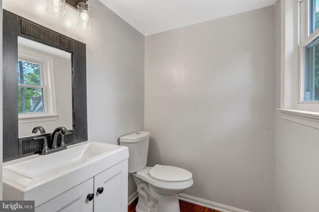 8603 JACKSON AVE, Manassas, VA 20110