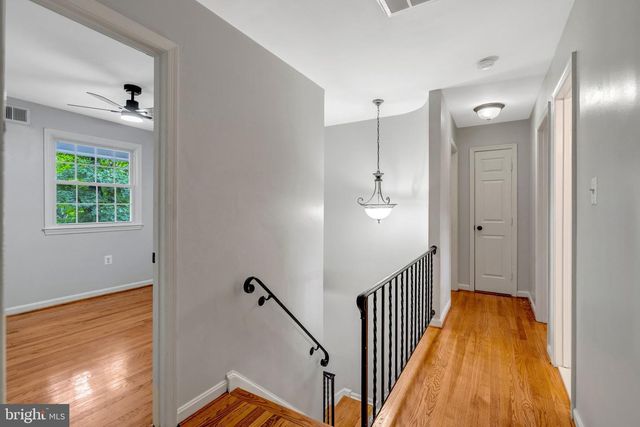 8603 JACKSON AVE, Manassas, VA 20110