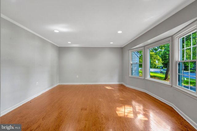 8603 JACKSON AVE, Manassas, VA 20110